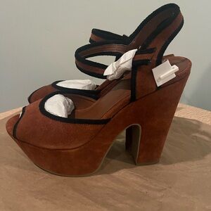 Cooperative by Urban Outfitters Suede Platforms, size 9